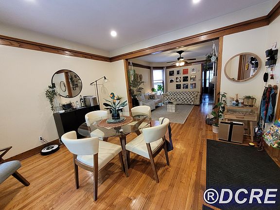 3rd image of 1239 W Roscoe St APT 1F