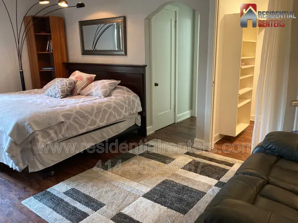 1028 E Juneau Ave APT 209, Milwaukee, WI 53202