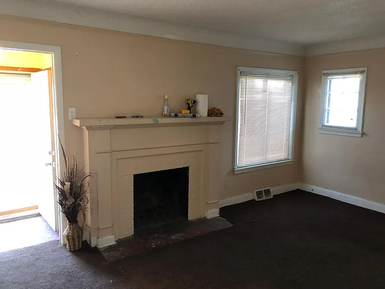 Family room w/t fireplace