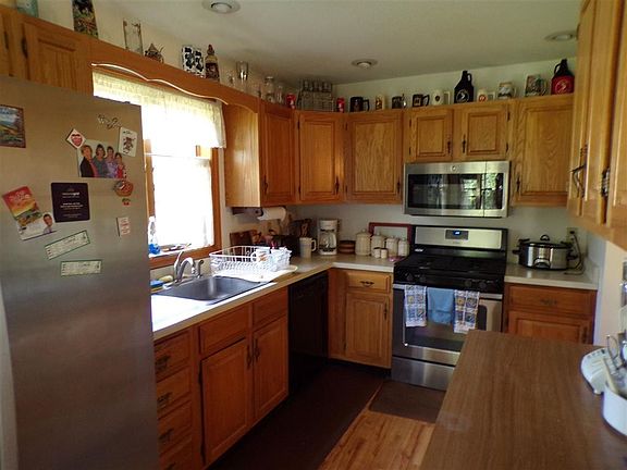5th image of 20 Baybridge Dr