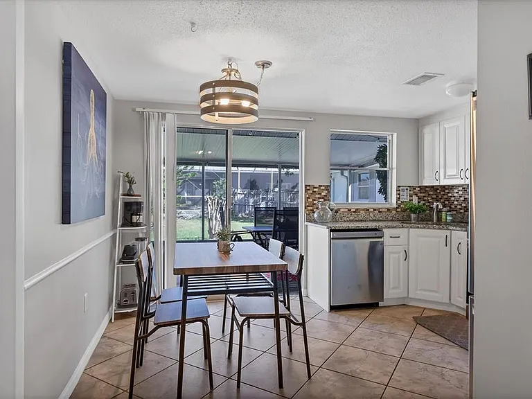 2323 Doud St — Photo 11
