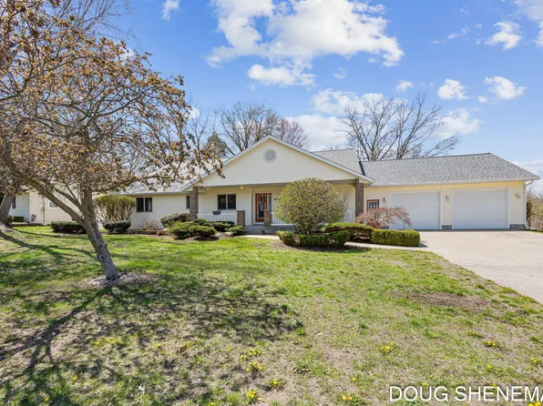 3455 Valley View Dr, Muskegon, MI 49444