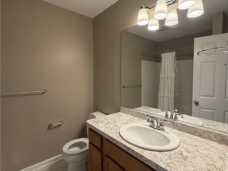 723 Robin Rd — Photo 8