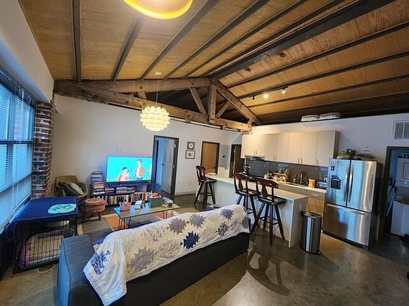 2nd image of 406 N Henry St #406