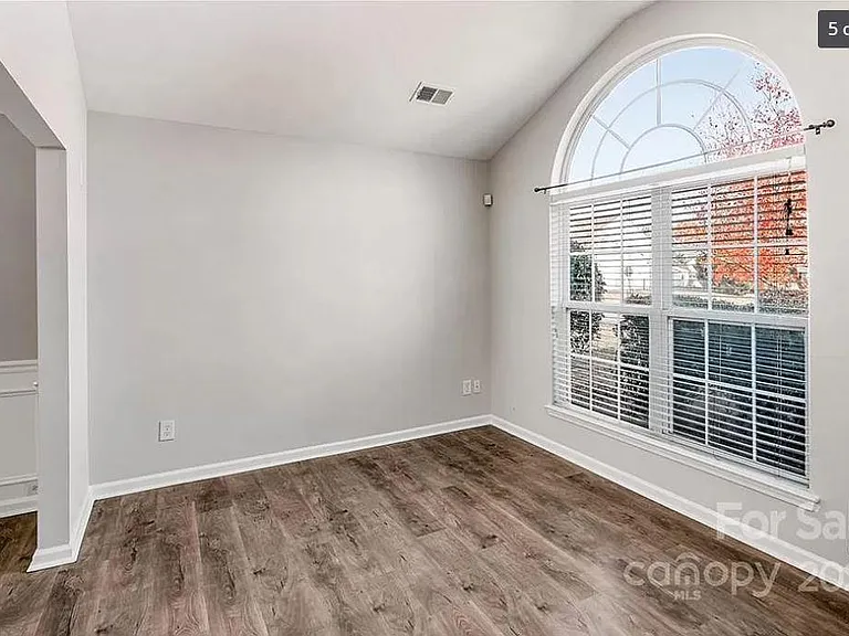 4613 Maple Crest Pl — Photo 8