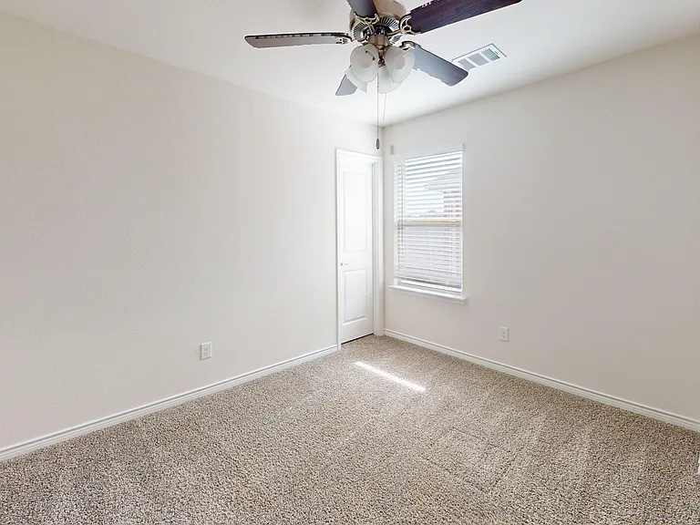 612 Liliana Ln — Photo 15