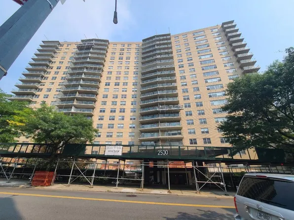 2500 Johnson Ave, Bronx, NY 10463