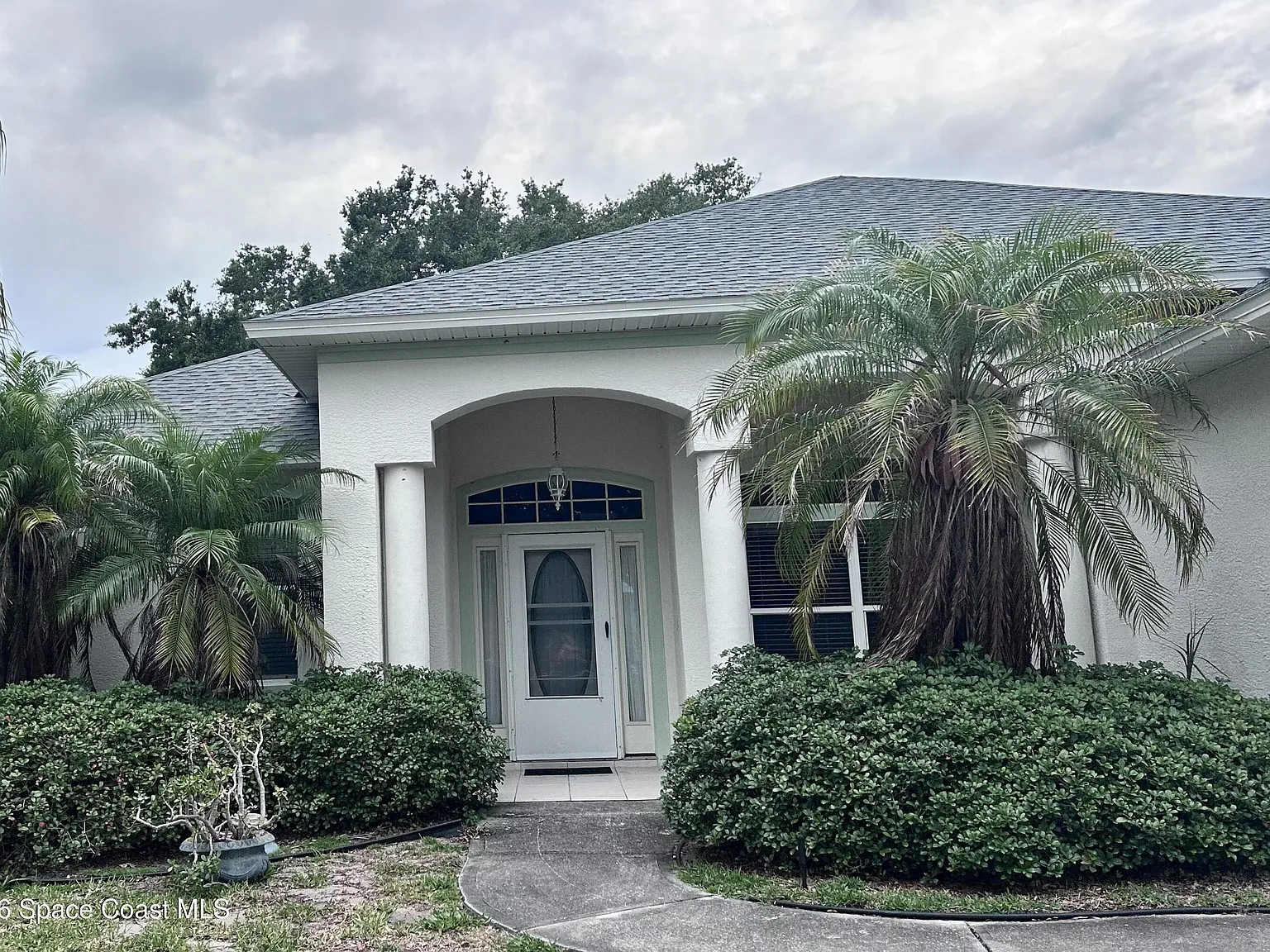 3 bed, 2.0 bath, 1840 sqft, $2,900 — Photo 2