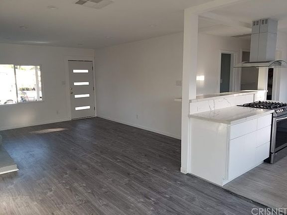 3rd image of 8901 Moonbeam Ave