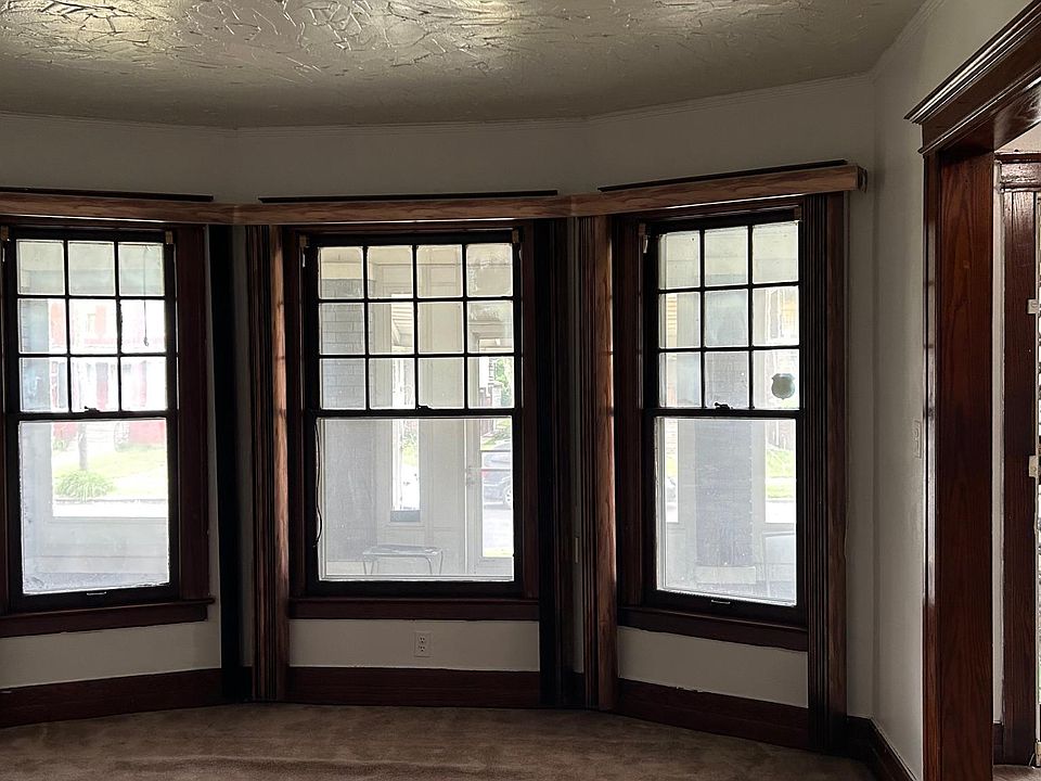 1st image of 4521 Pacific St Floor 1