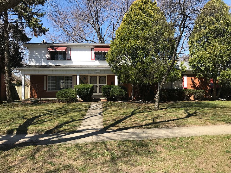 1st image of 32427 Desmond Dr
