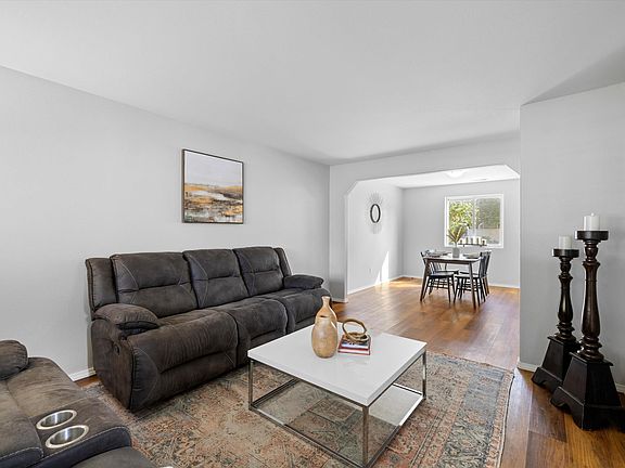 5th image of 5507 Holly Way