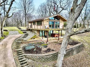 364 Arrowhead Ln, Litchfield, IL 62056