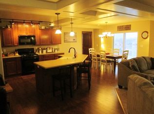 956 Juniper Ln, Hartford, WI 53027