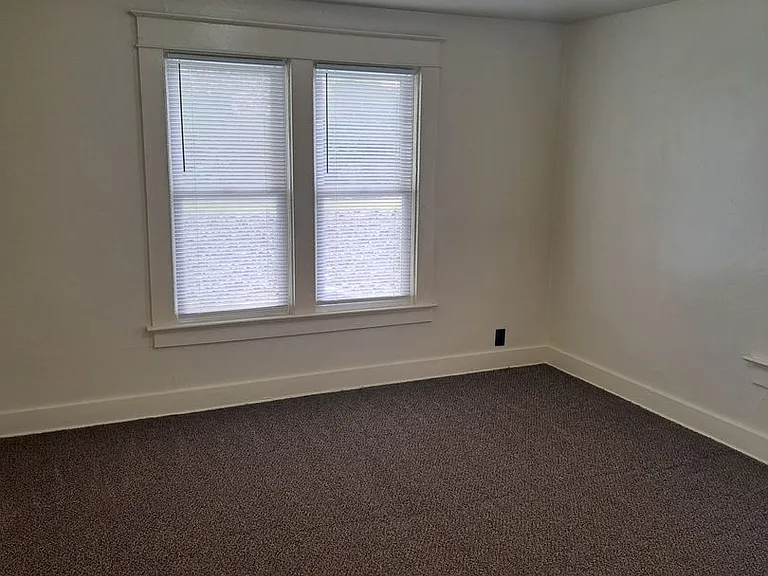 1133 Edgewater Ave — Photo 7