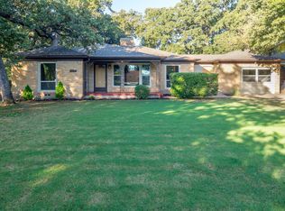117 Hurstview Dr, Hurst, TX 76053