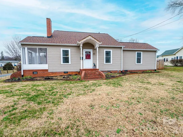 235 Spring St, Mocksville, NC 27028