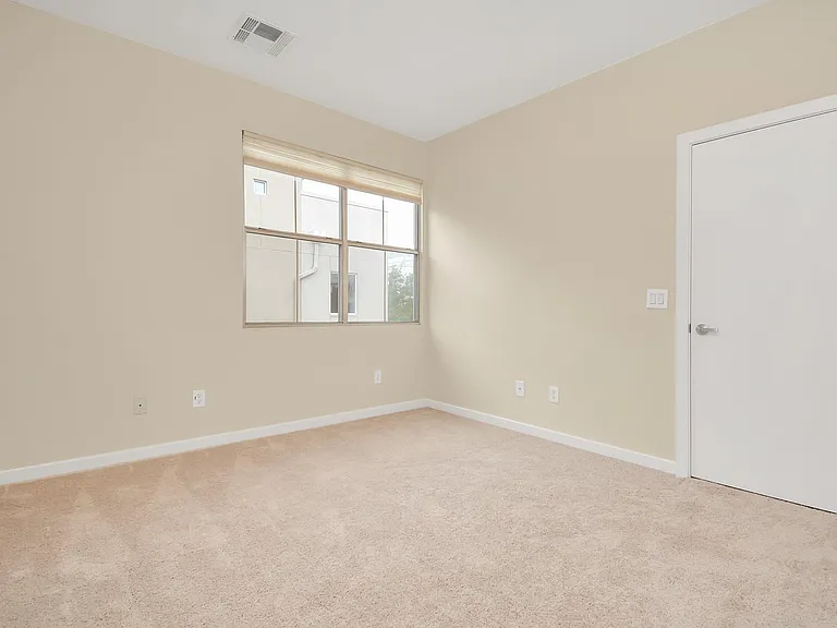 1118 Columbus St #B — Photo 24
