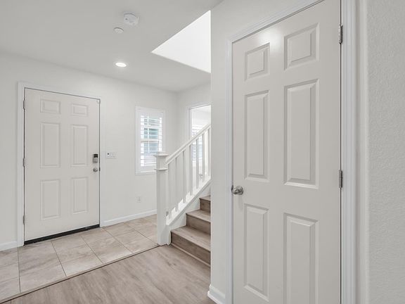 4th image of 393 Uccello Way
