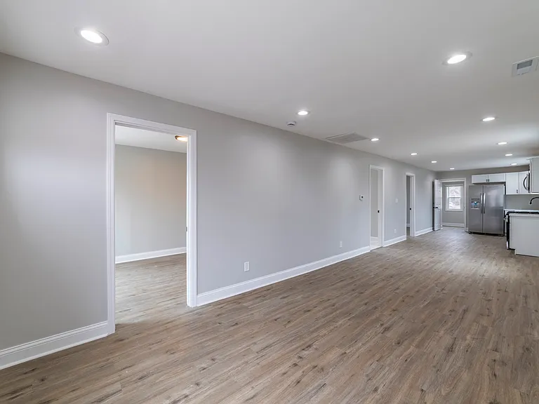2545 Polk St — Photo 9
