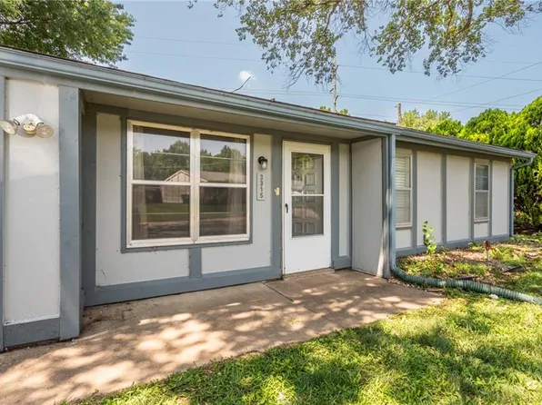 3315 Glacier Dr, Lawrence, KS 66047