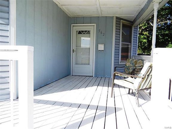 3rd image of 562 Whitelaw Ave