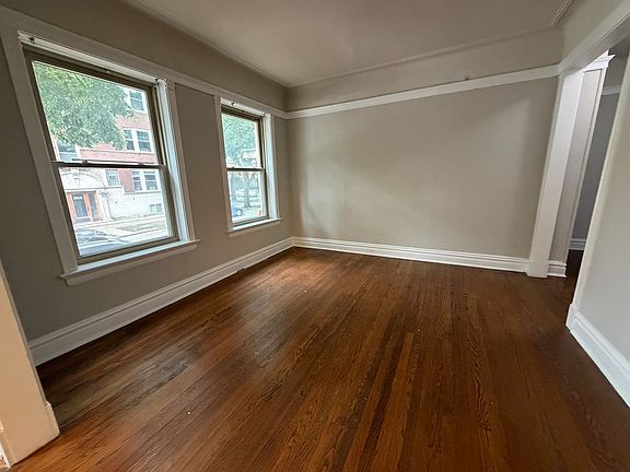 2nd image of 1352 W Berwyn Ave #1