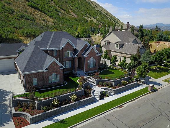 3rd image of 714 E Draper Heights Way