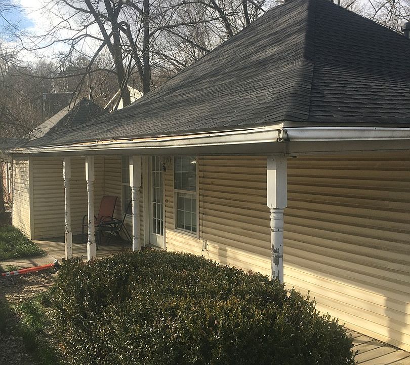1st image of 902 W Cleveland St