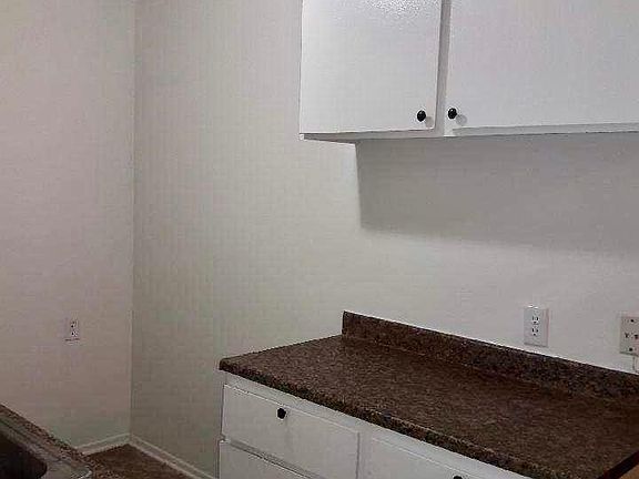 5th image of 1202 N Van Ness Ave APT 6