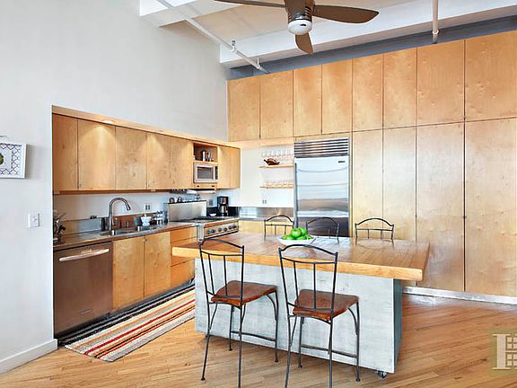 3rd image of 448 W 37th St APT 11F