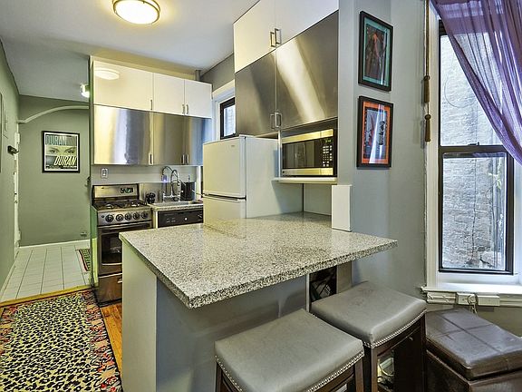 5th image of 520 W 50th St APT D1