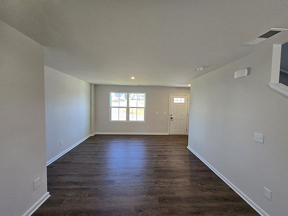 5th image of 618 Coopers Mill Dr