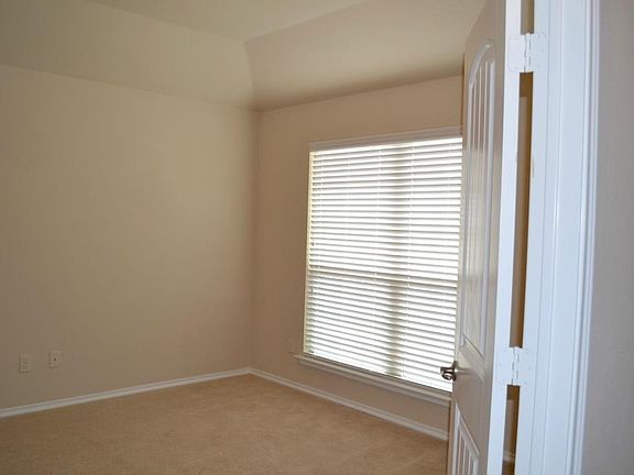 4th image of 429 Windridge Dr