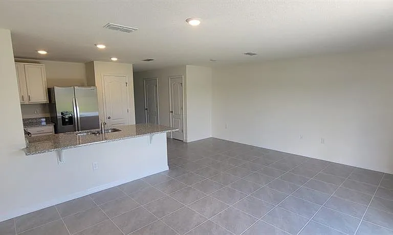 2927 Hammock Cir — Photo 3