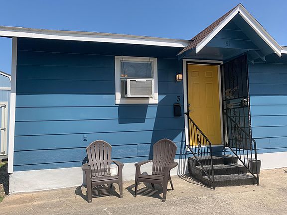 2nd image of 615 Dakota St APT 2