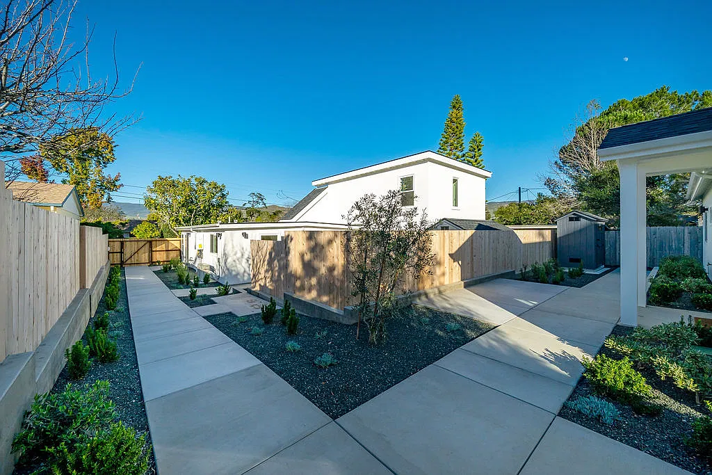 4 bed, 1056 sqft, $7,600 — Photo 3