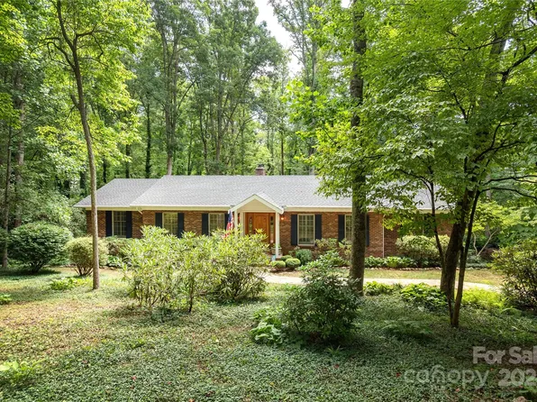 23 Glen Cove Rd, Arden, NC 28704