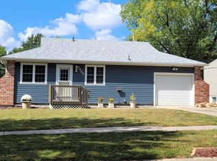 3849 SW Cambridge Ter, Topeka, KS 66610