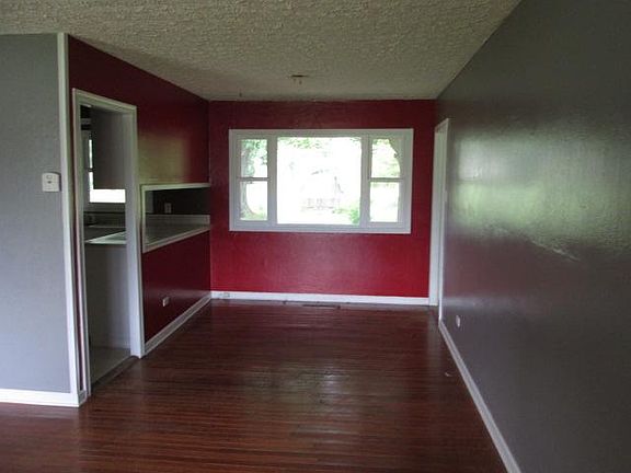 5th image of 760 S Green St