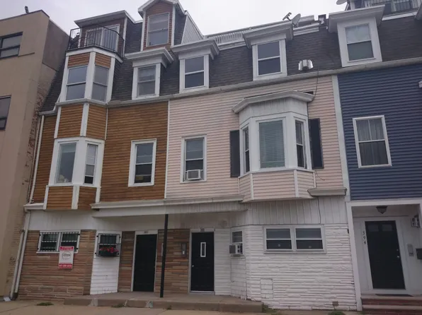 392 E 8th St, South Boston, MA 02127