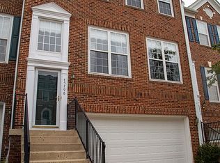 45796 Mountain Pine Sq, Sterling, VA 20166