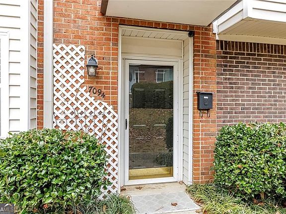 4th image of 7094 Stonington Dr NE
