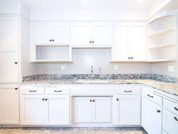 4th image of 8 W Constance Ave Unit 2