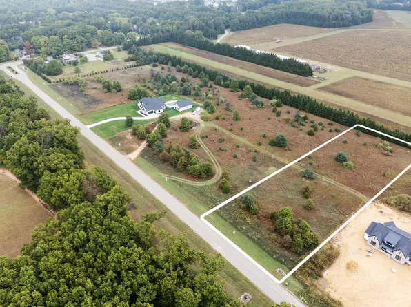 6 Airpark Ln, Mattawan, MI 49071