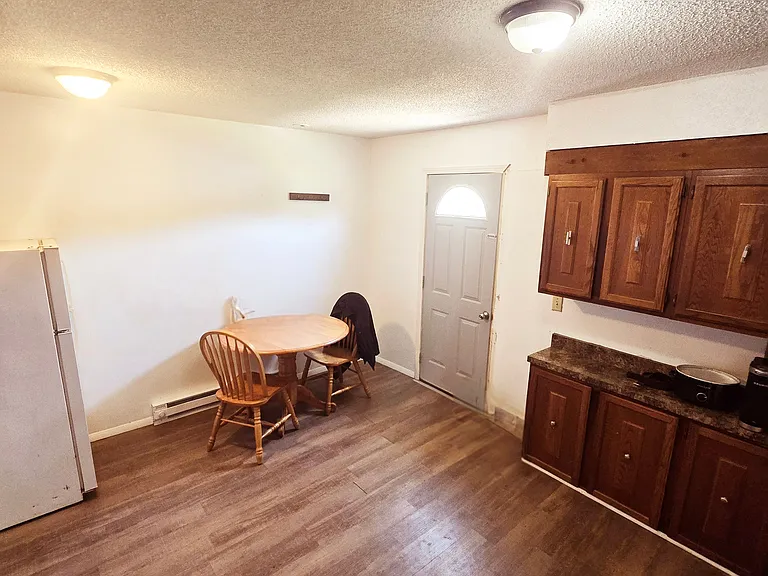 2 bed, 2.5 bath, 850 sqft, $800 — Photo 3