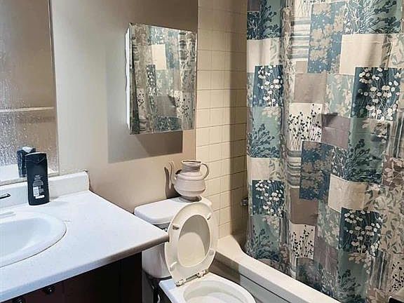 4th image of 13221 NW Macdonald Dr #811