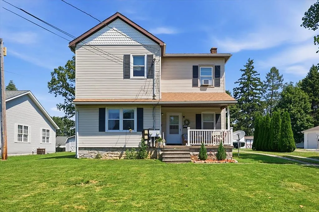 33 Marvin Ave — Photo 1