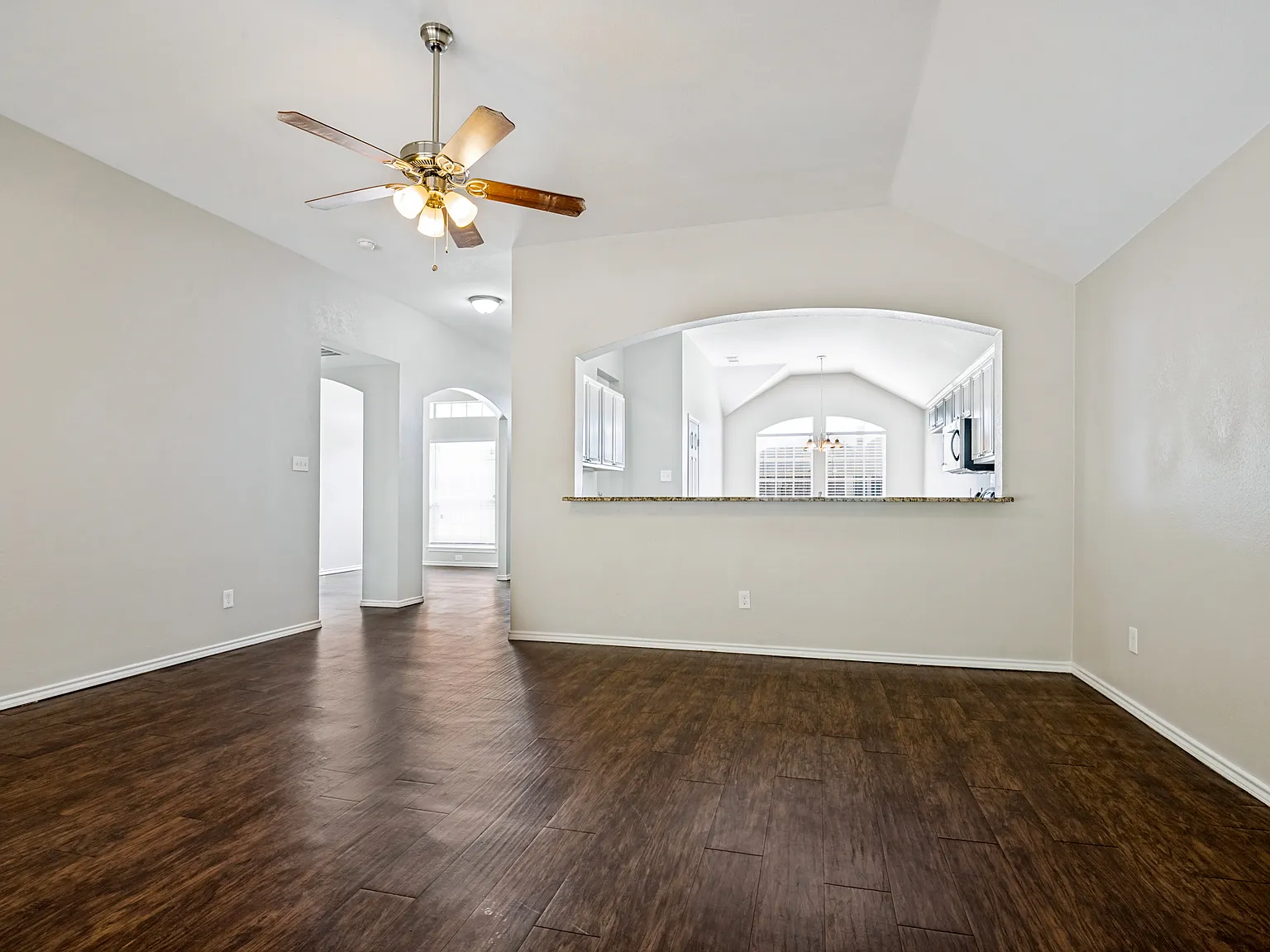 3 bed, 1804 sqft, $2,400 — Photo 4