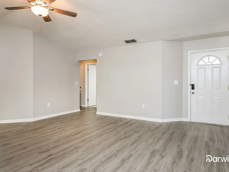 935 Whisper Lake Dr — Photo 7